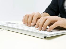 PHP array_search 严格模式：解决数字与带点字符串的精确匹配问题